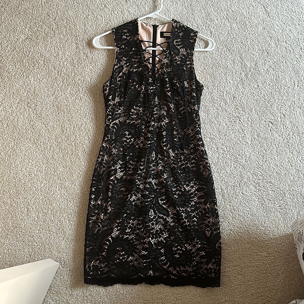 Alexia Admor Black lace dress